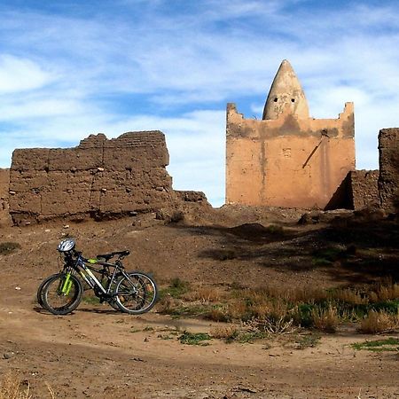 Готель Dar Es Salam Скура Екстер'єр фото